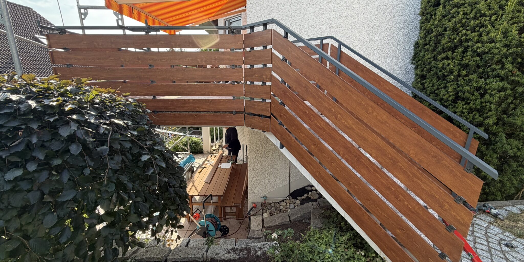 treppenverkleidung-alu-holzoptik-herzogenaurach